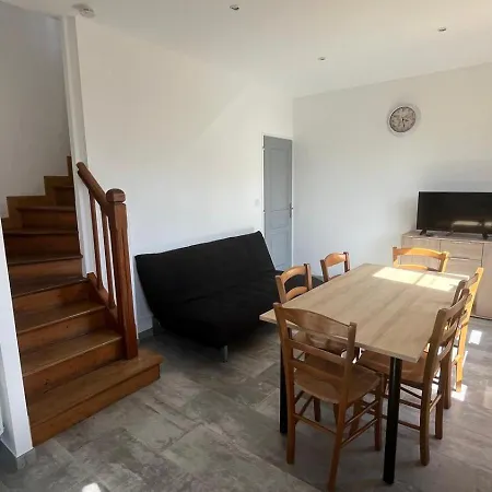 Holiday home Chez Andre Maison Pour 6 Personnes Avec Jardin Port-Jerome-sur-Seine